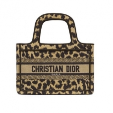 Сумка Dior Book Tote, модель мини формата